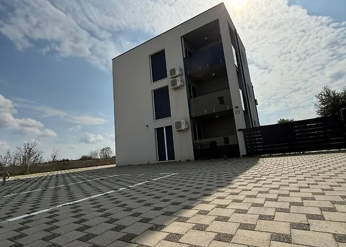 Mali Apartment